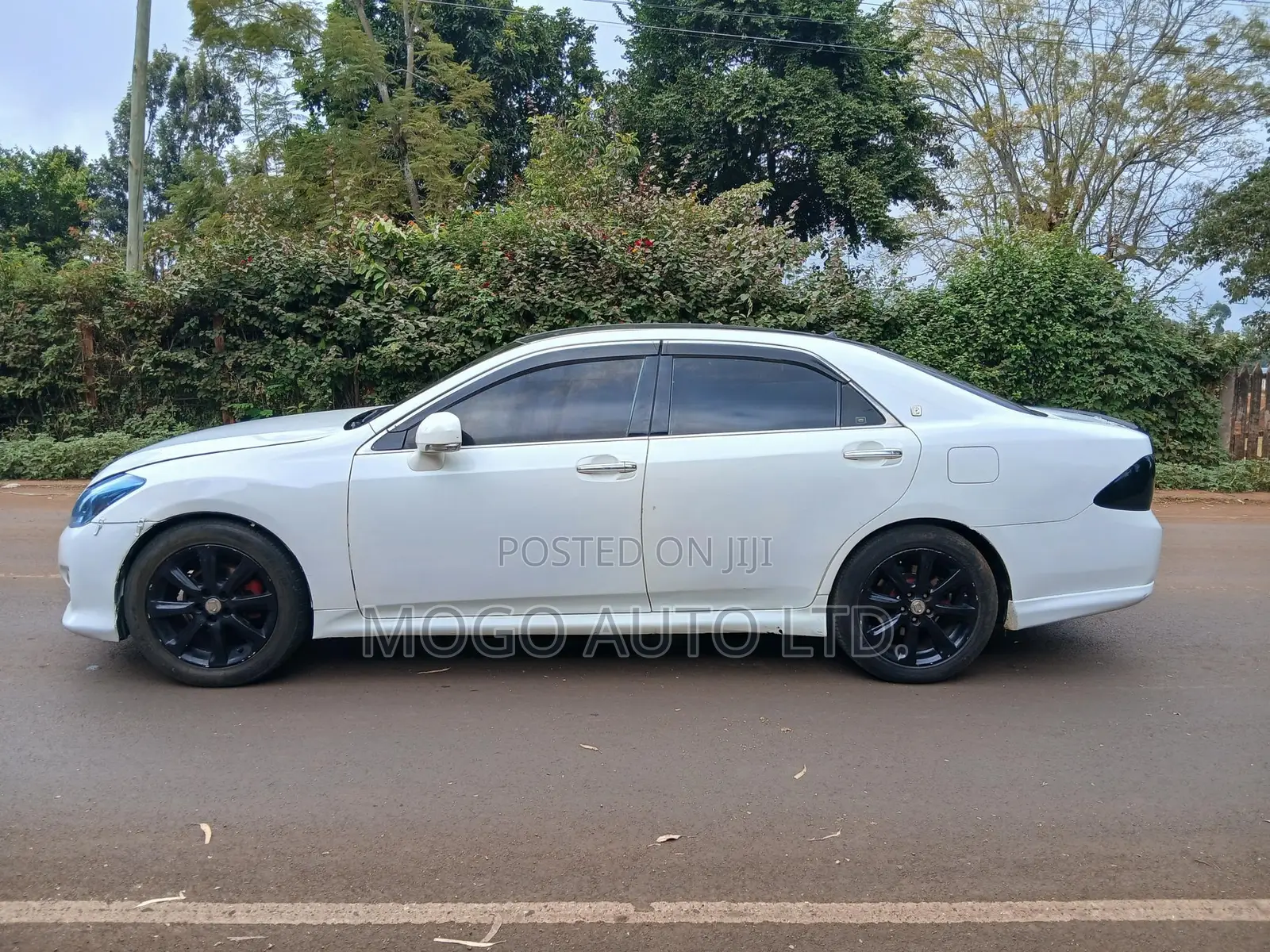 Toyota Crown 2009 White