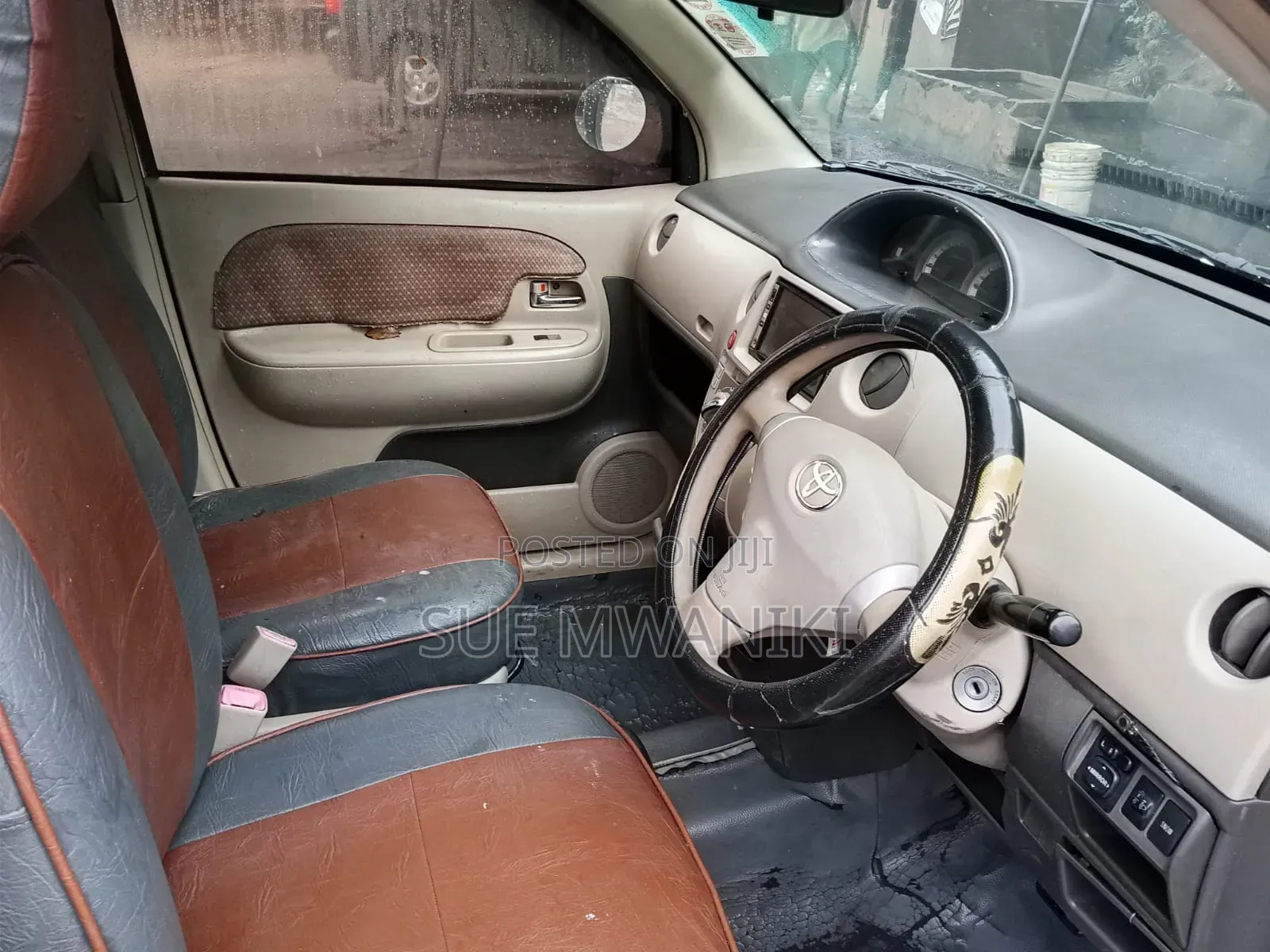 Toyota Sienta 2010 White