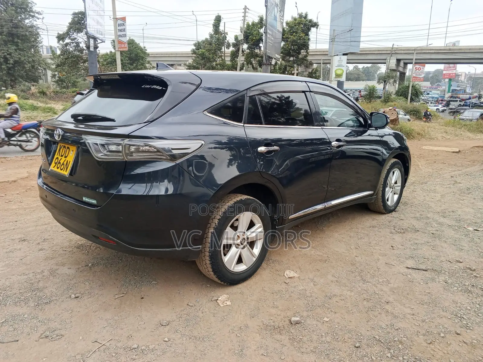 Toyota Harrier 2.0 2014 Black