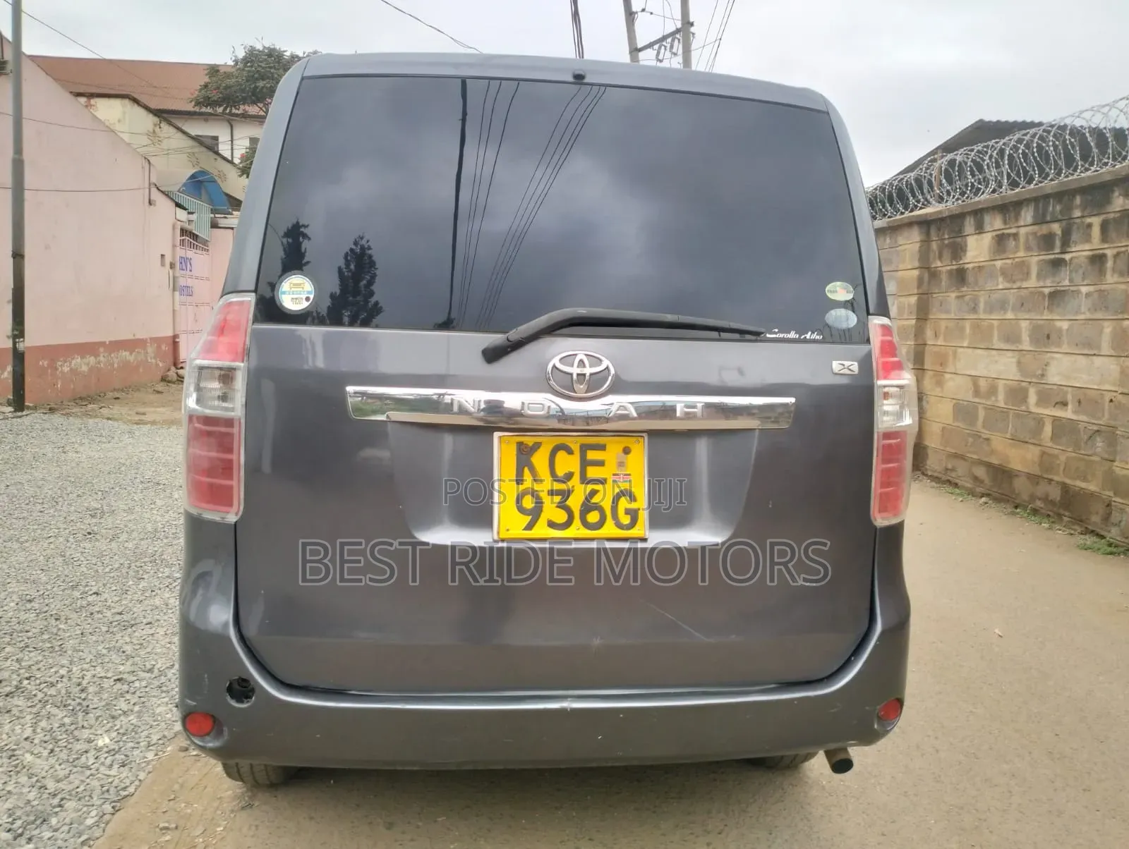 Toyota Noah 2009 Gray