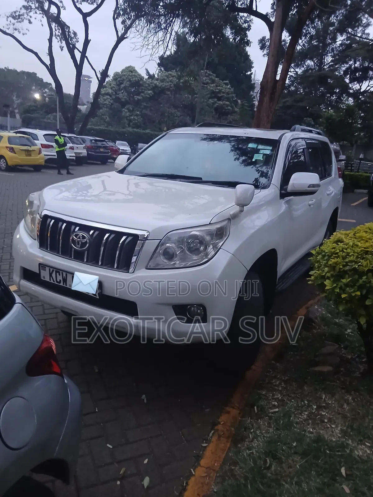 Toyota Land Cruiser Prado 2012 White