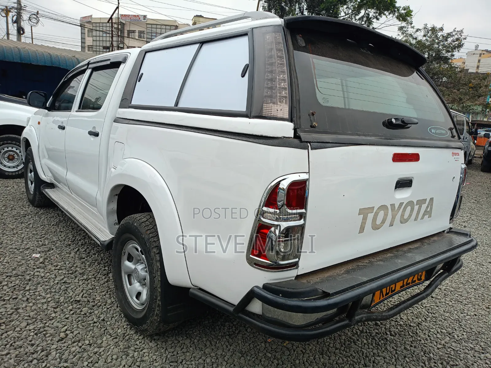 Toyota Hilux 2013 White