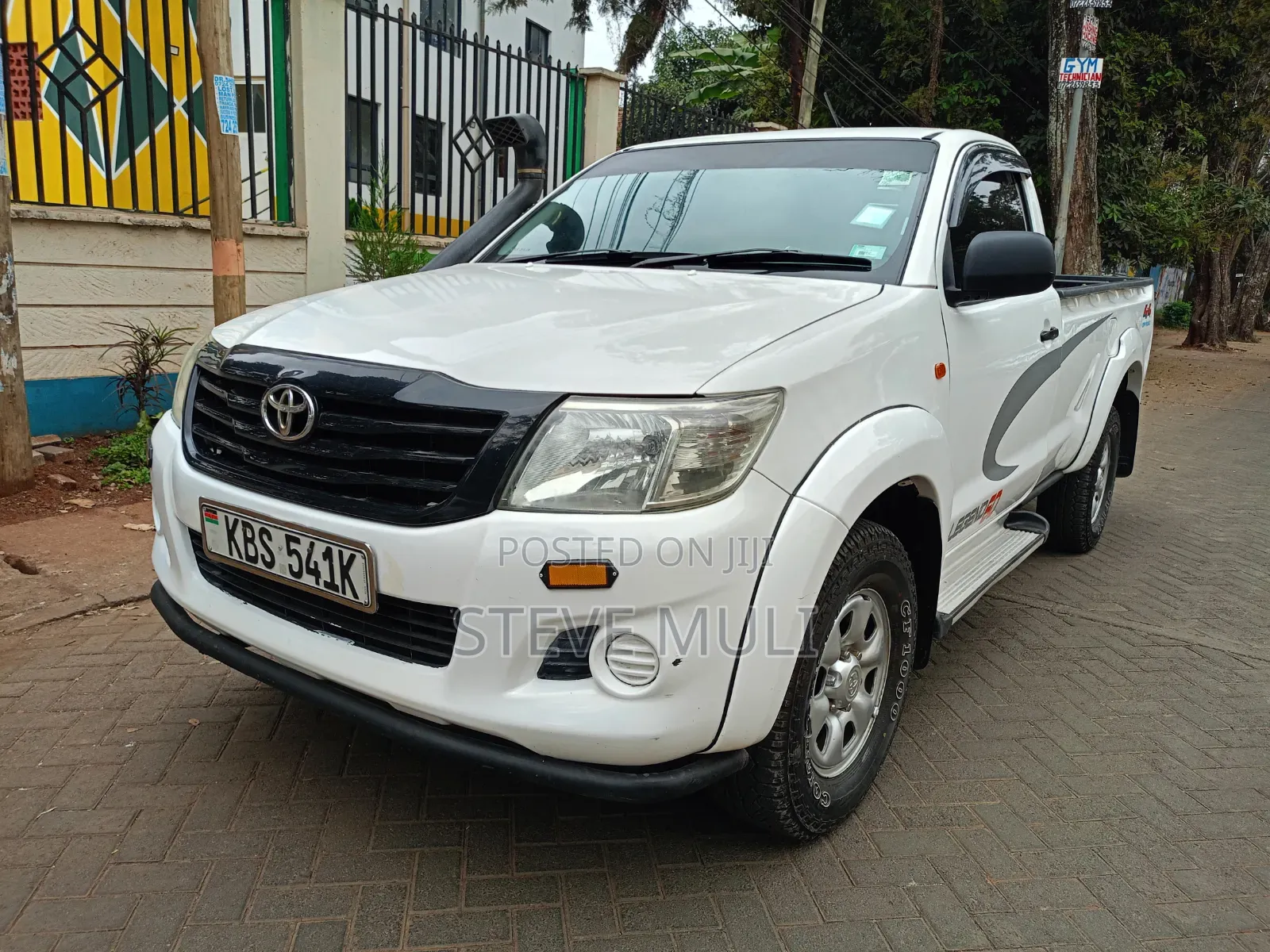 Toyota Hilux 2013 White