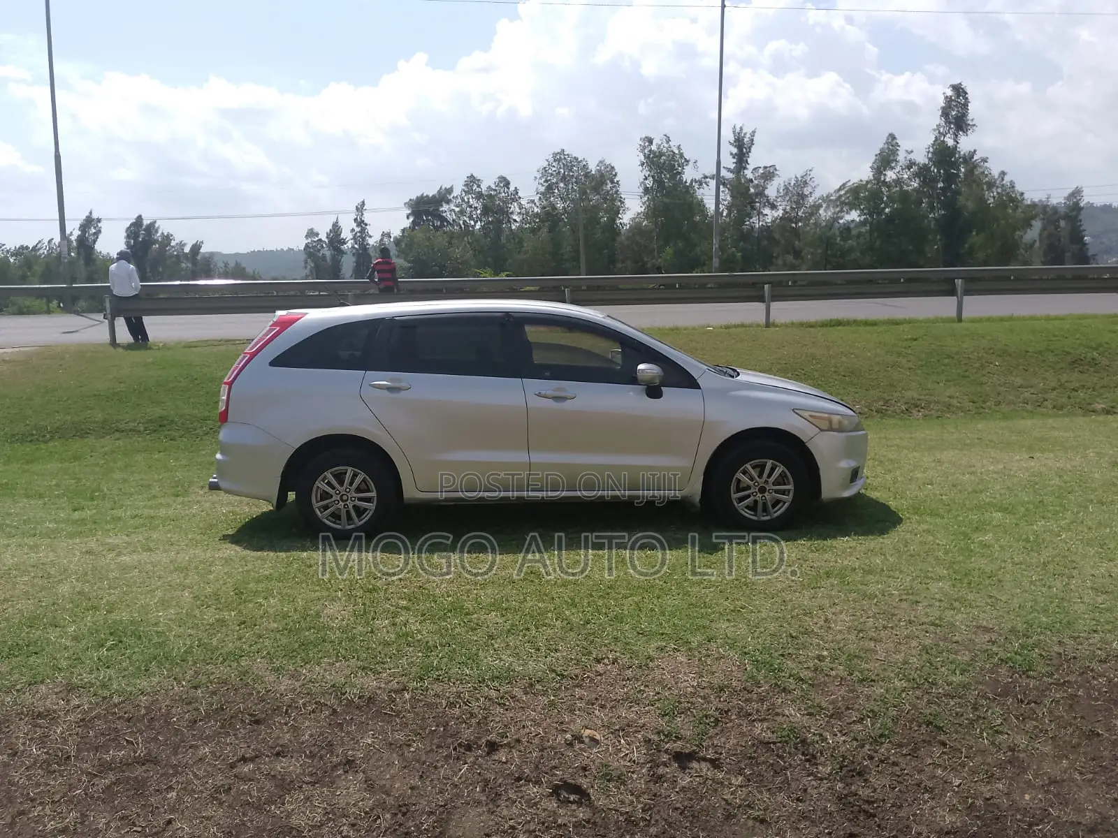 Honda Stream 2011 Silver
