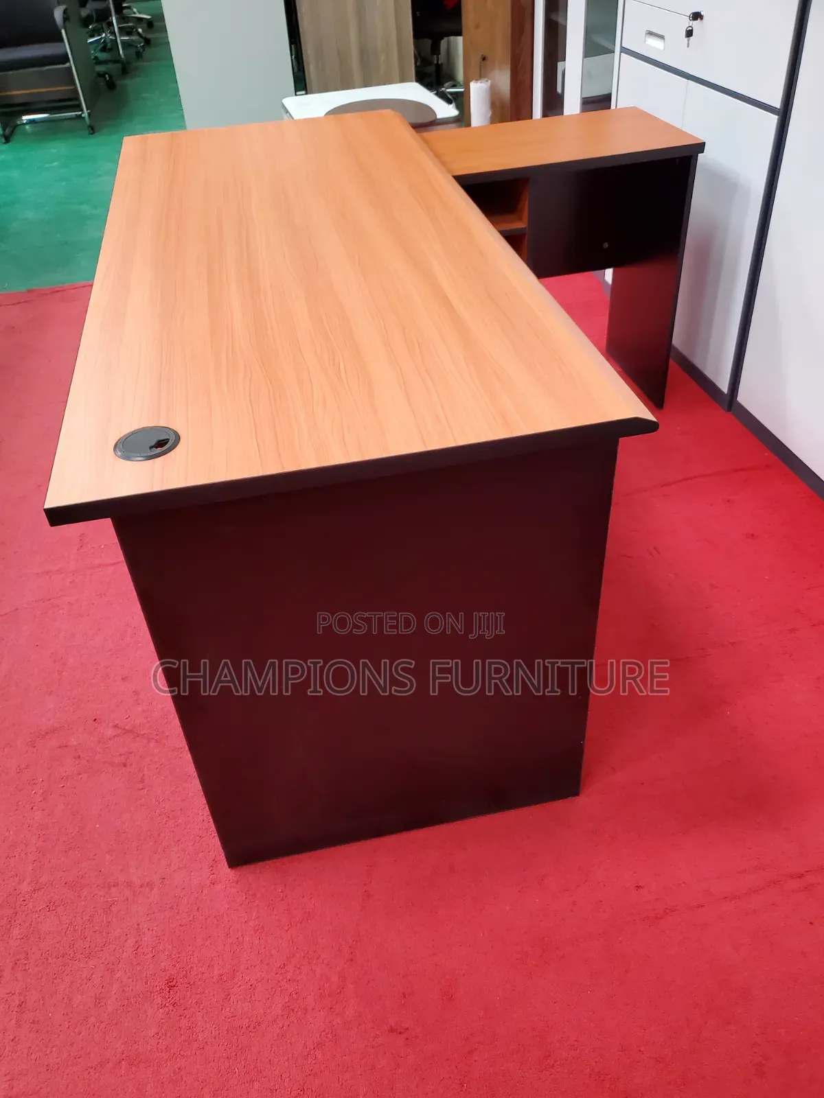 1.6M L-Shaped Office Desk