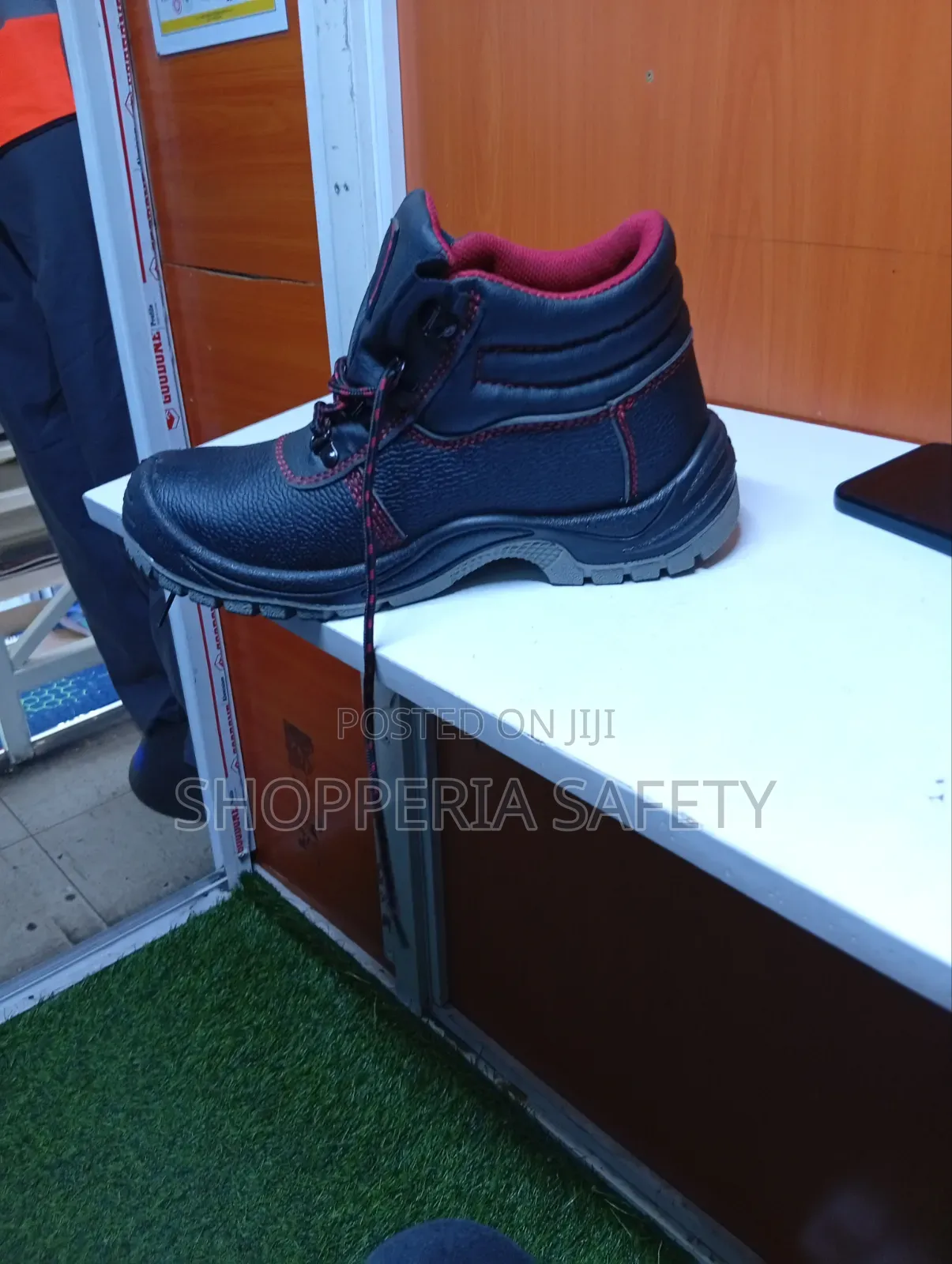 Knicker Safety Boots