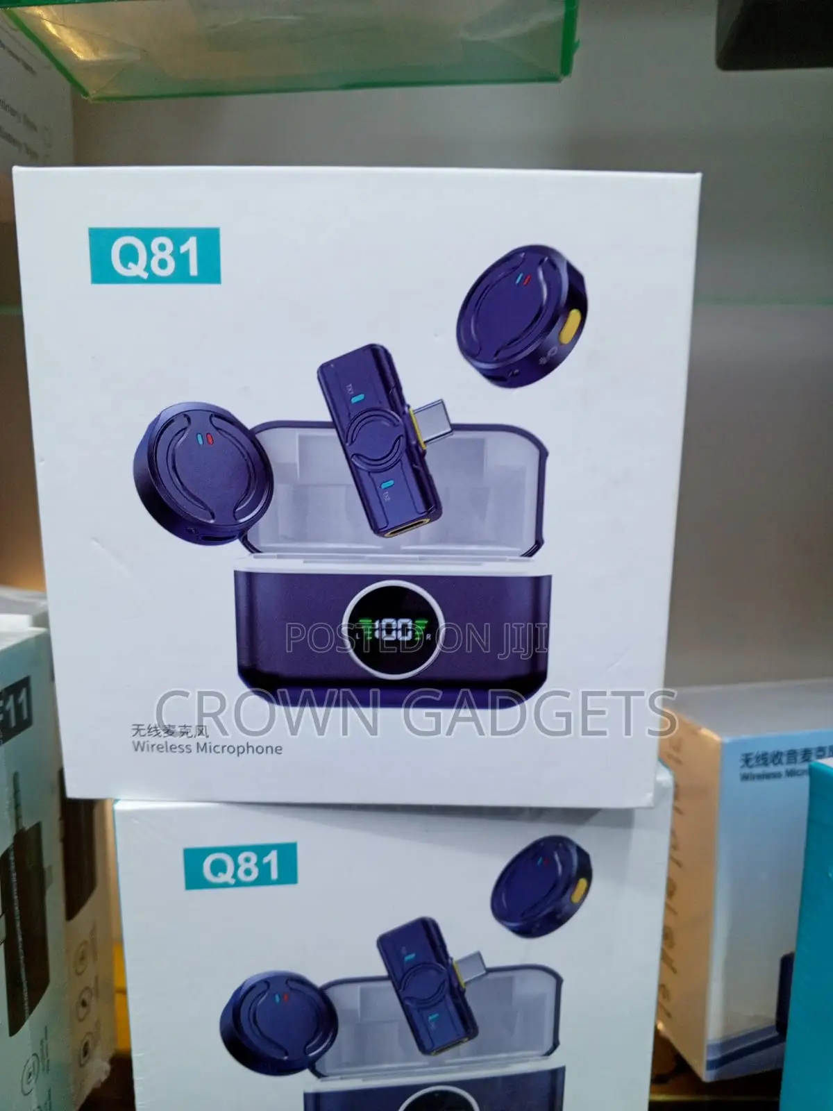 Q81 Wireless Lavalier Mic With Digital Charging Case