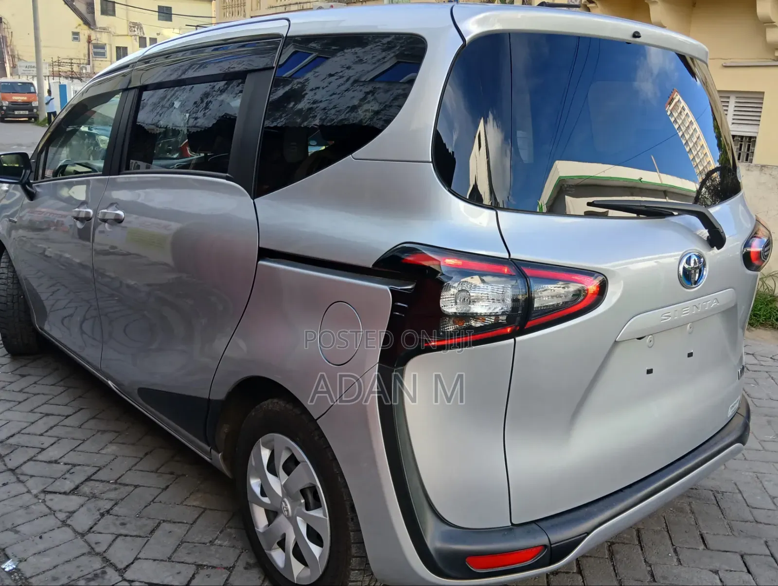 Toyota Sienta 2020 Silver