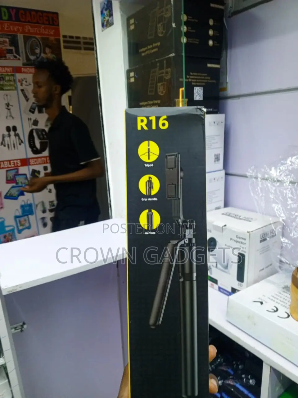 R16 All-in-One Selfie Stick With Wireless Remote Control