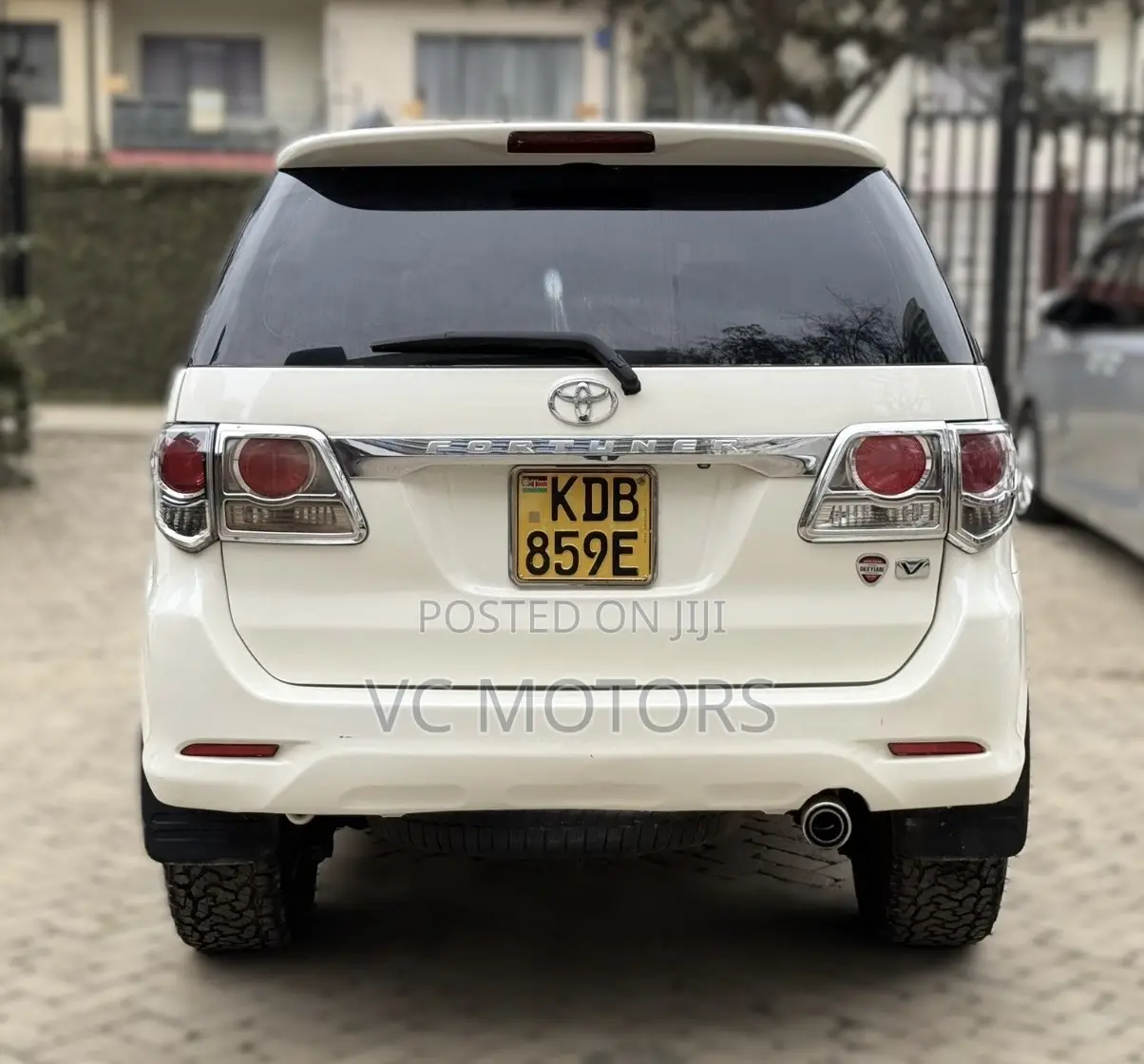 Toyota Fortuner 2.7 AWD 2013 White