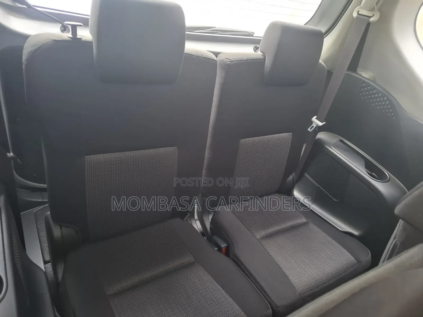 Toyota Sienta 2019 Silver