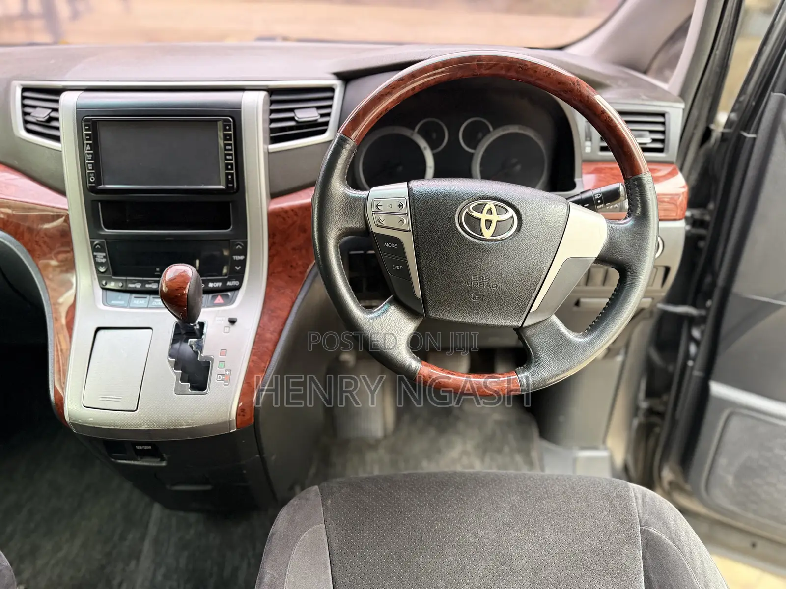 Toyota Vellfire 2010 Gray