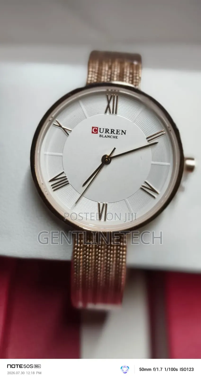 Curren 9020L Women's Quartz Wristwatch
