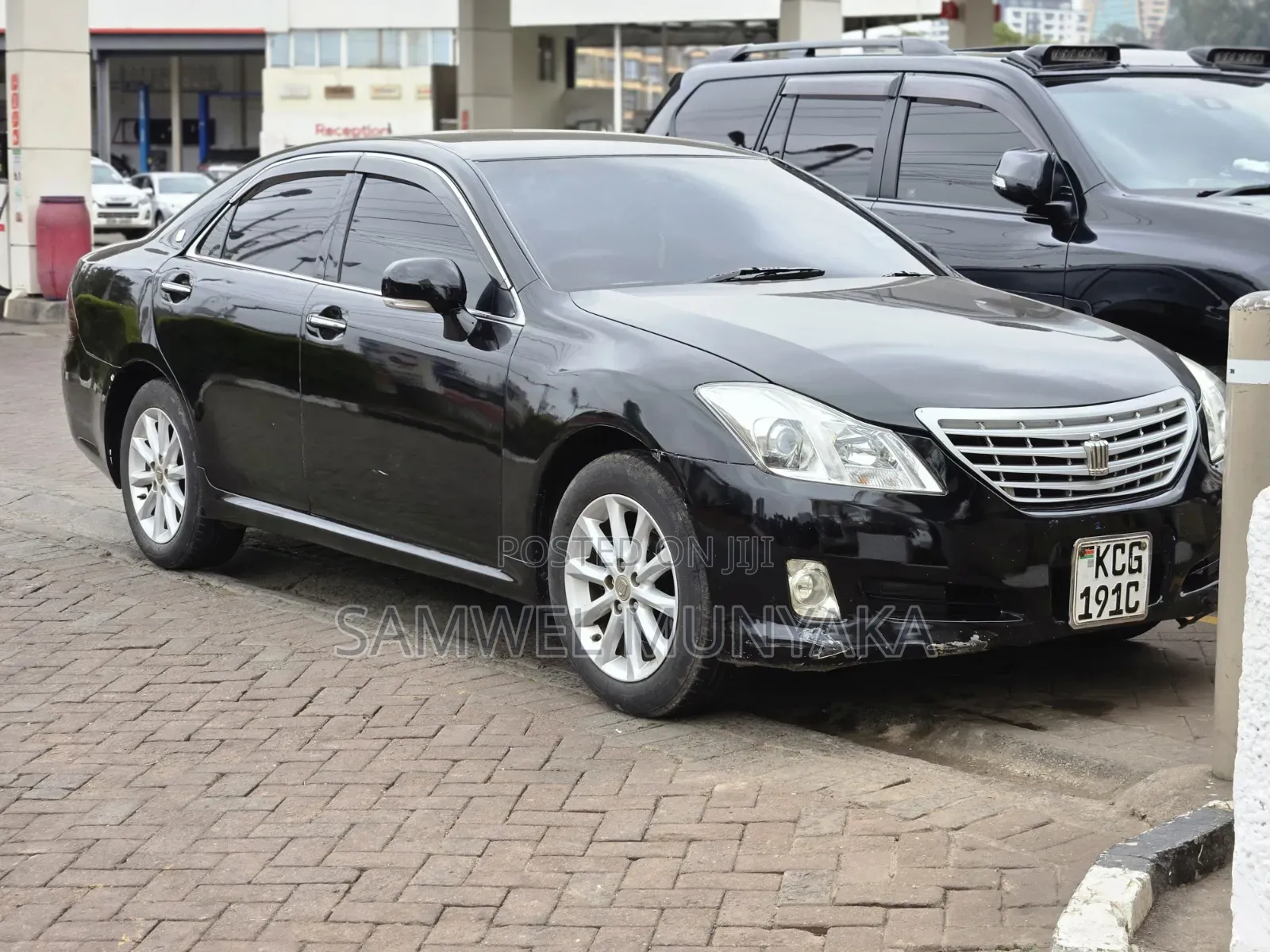 Toyota Crown 2010 Black