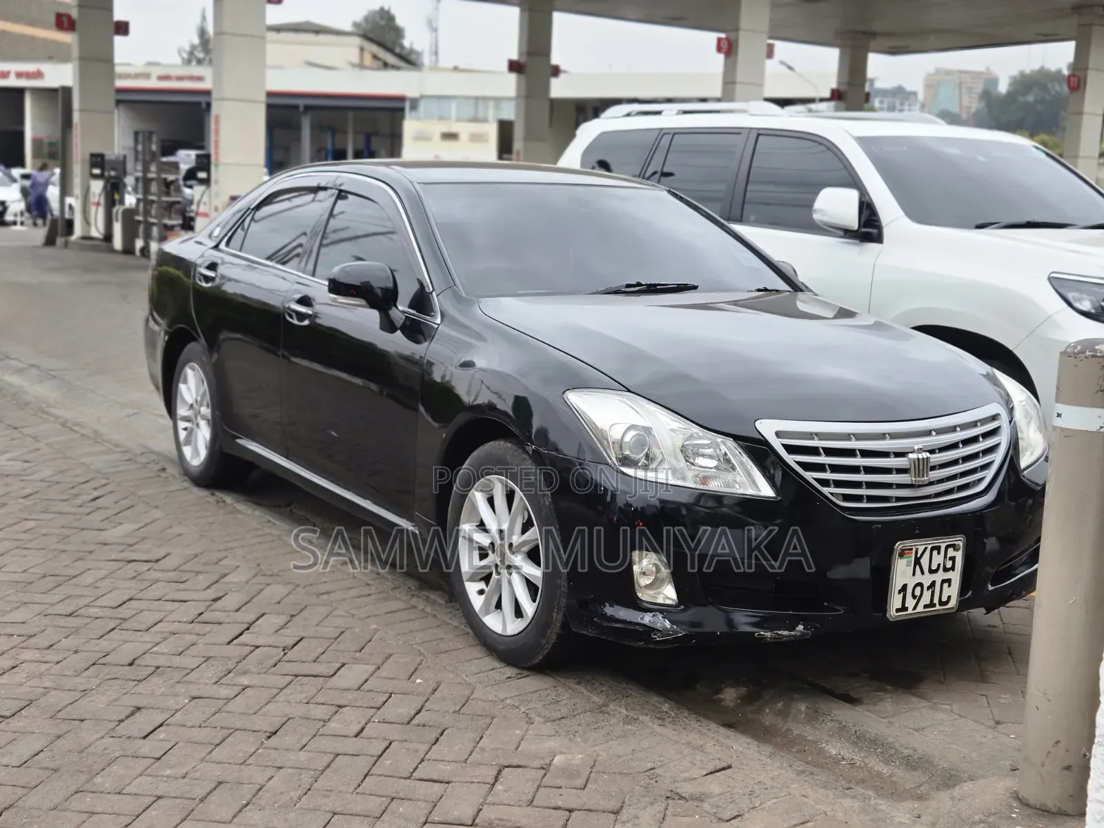 Toyota Crown 2010 Black