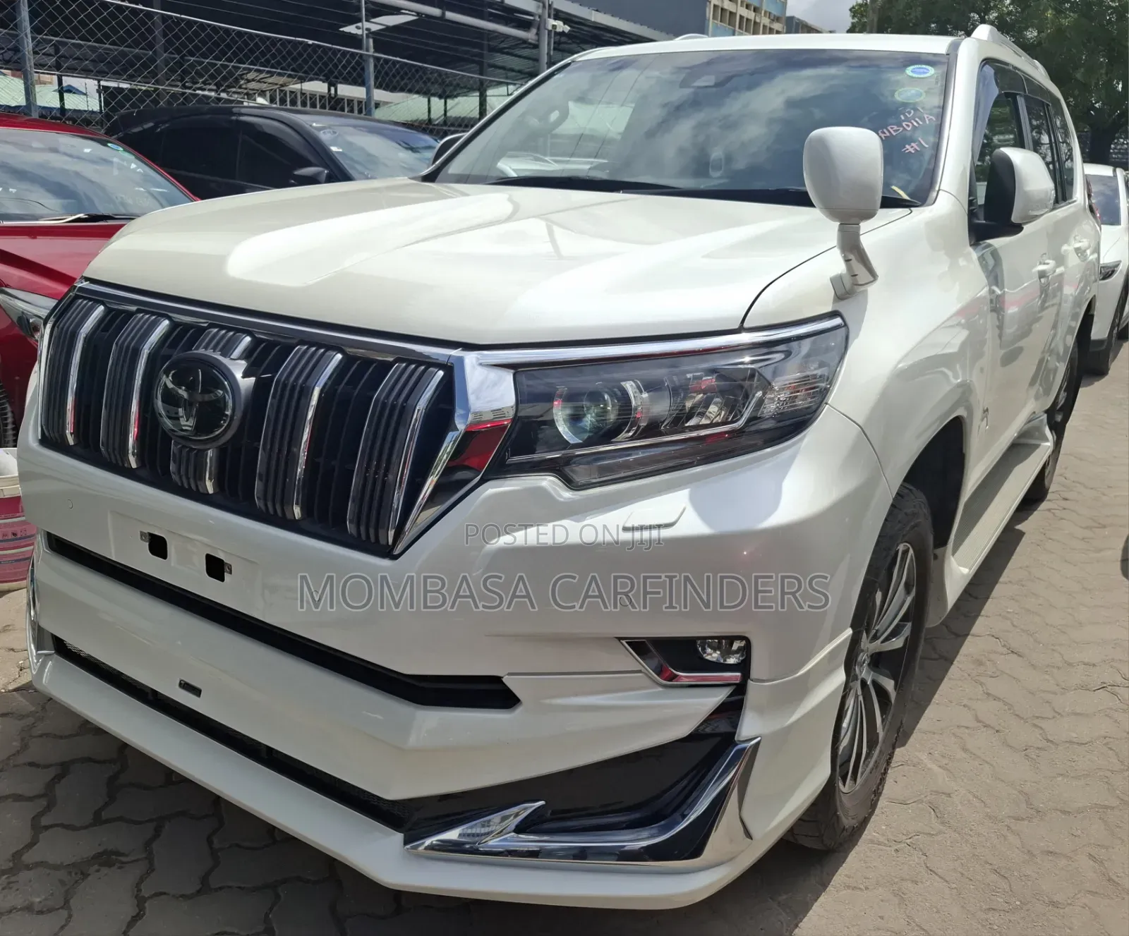 Toyota Land Cruiser Prado 2019 White