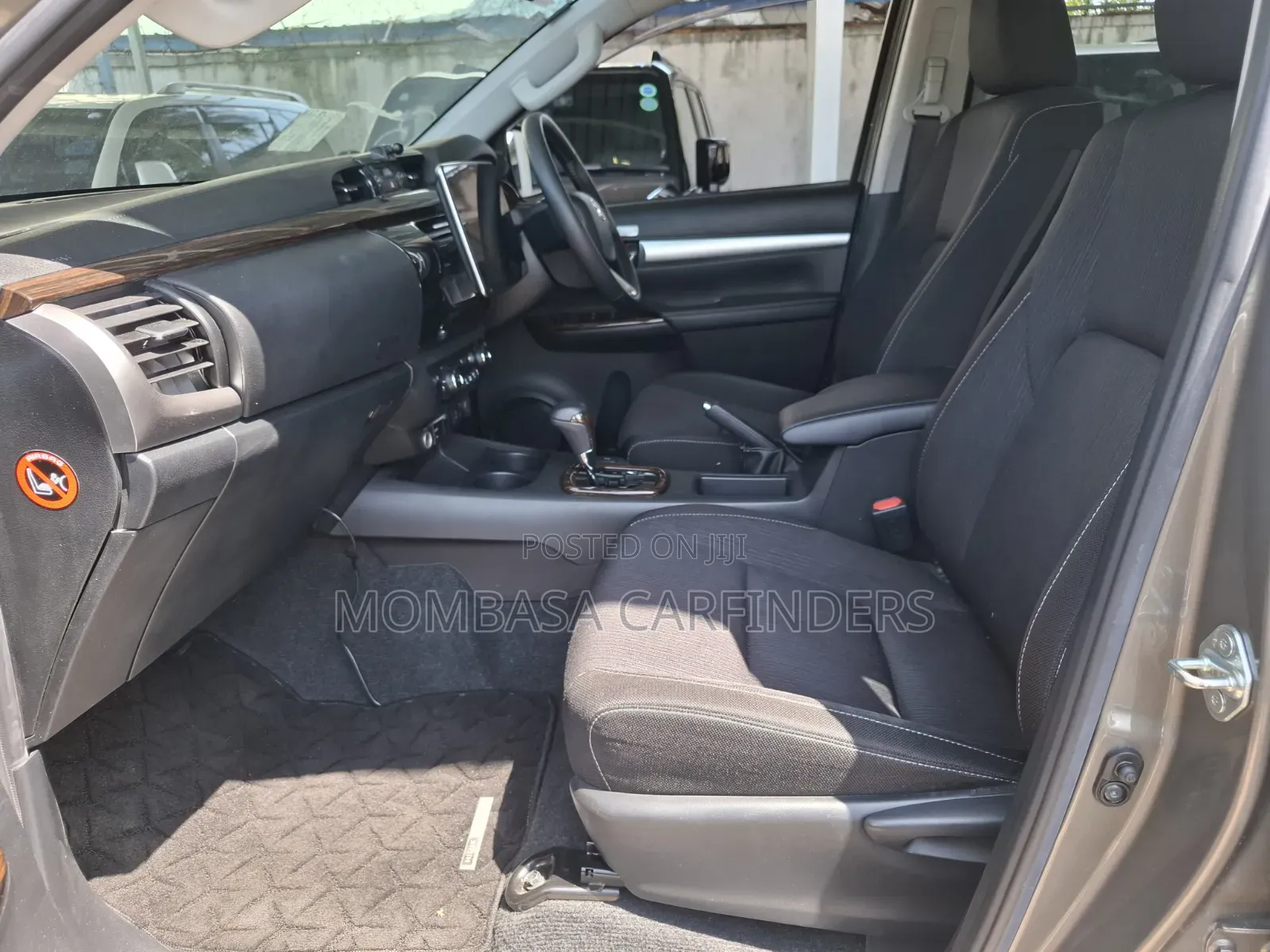Toyota Hilux 2021 Gold