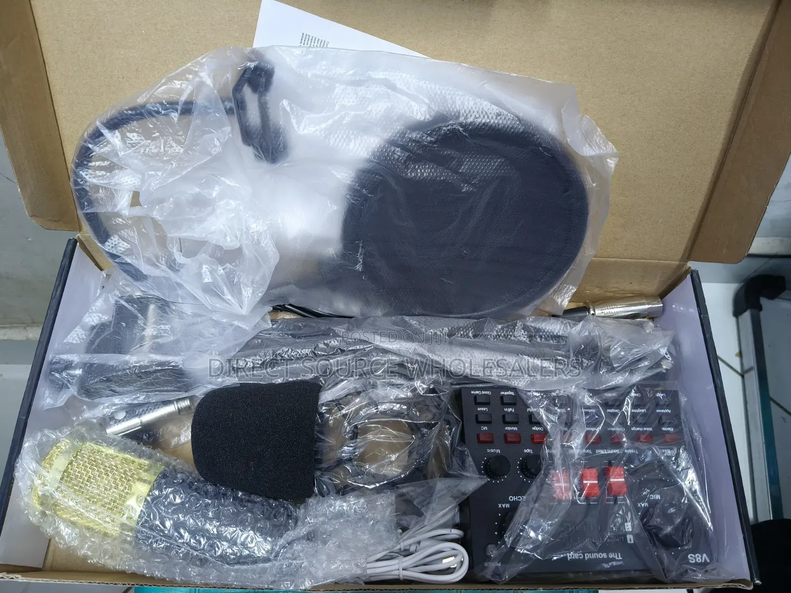 Live Streaming V8S Sound Card + BM-800 Recording Kit