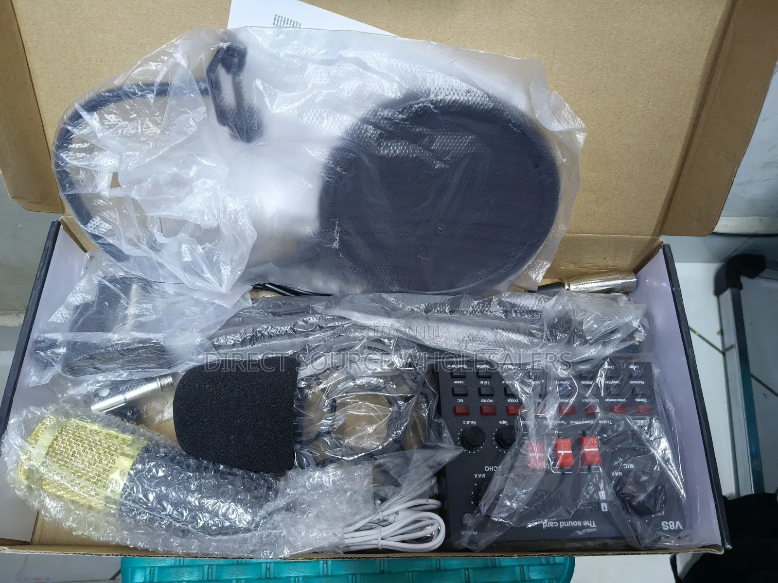Live Streaming V8S Sound Card + BM-800 Recording Kit