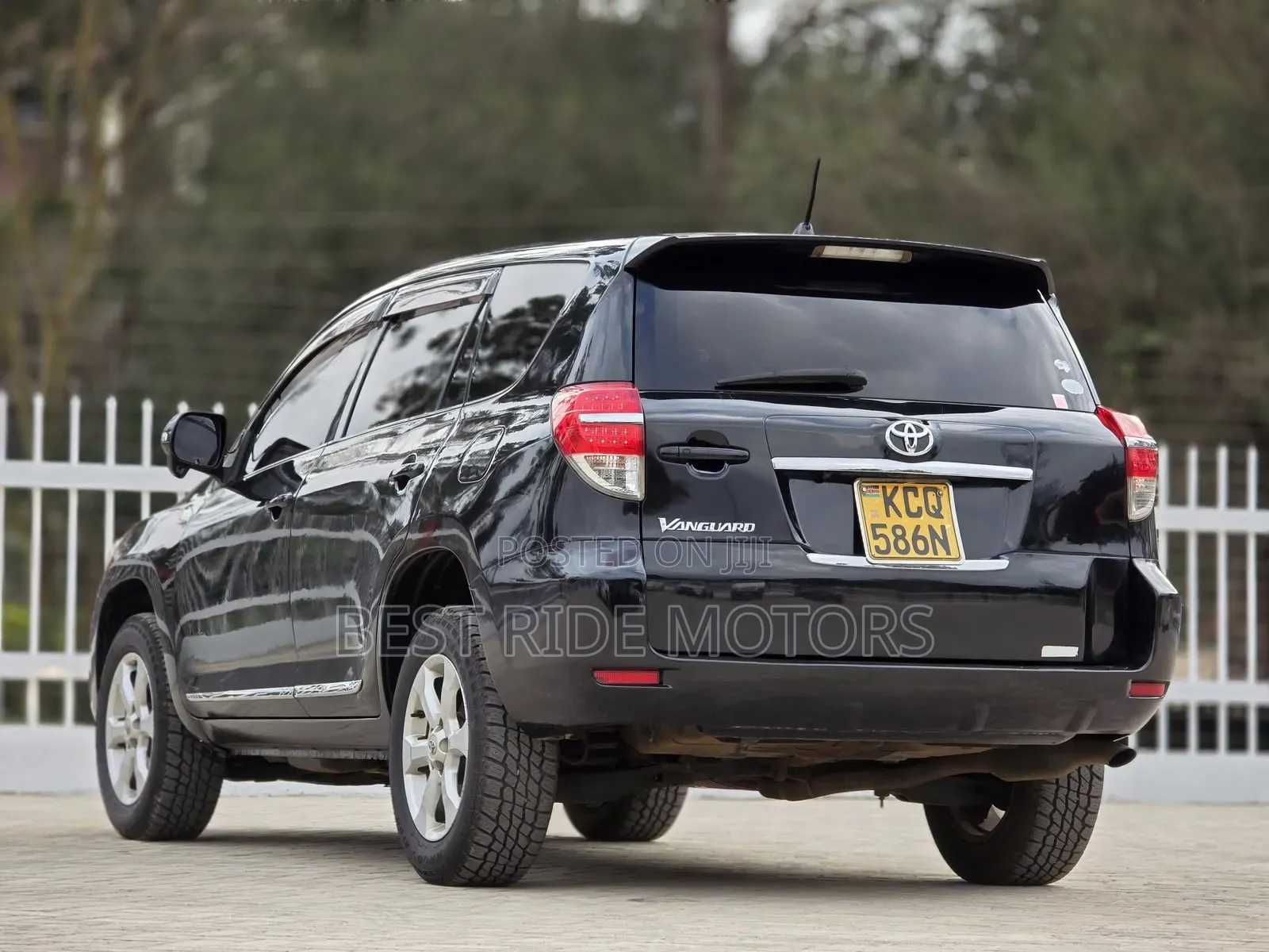 Toyota Vanguard 2012 Black