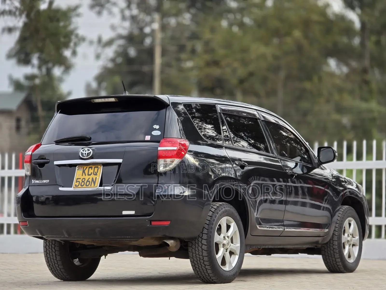 Toyota Vanguard 2012 Black