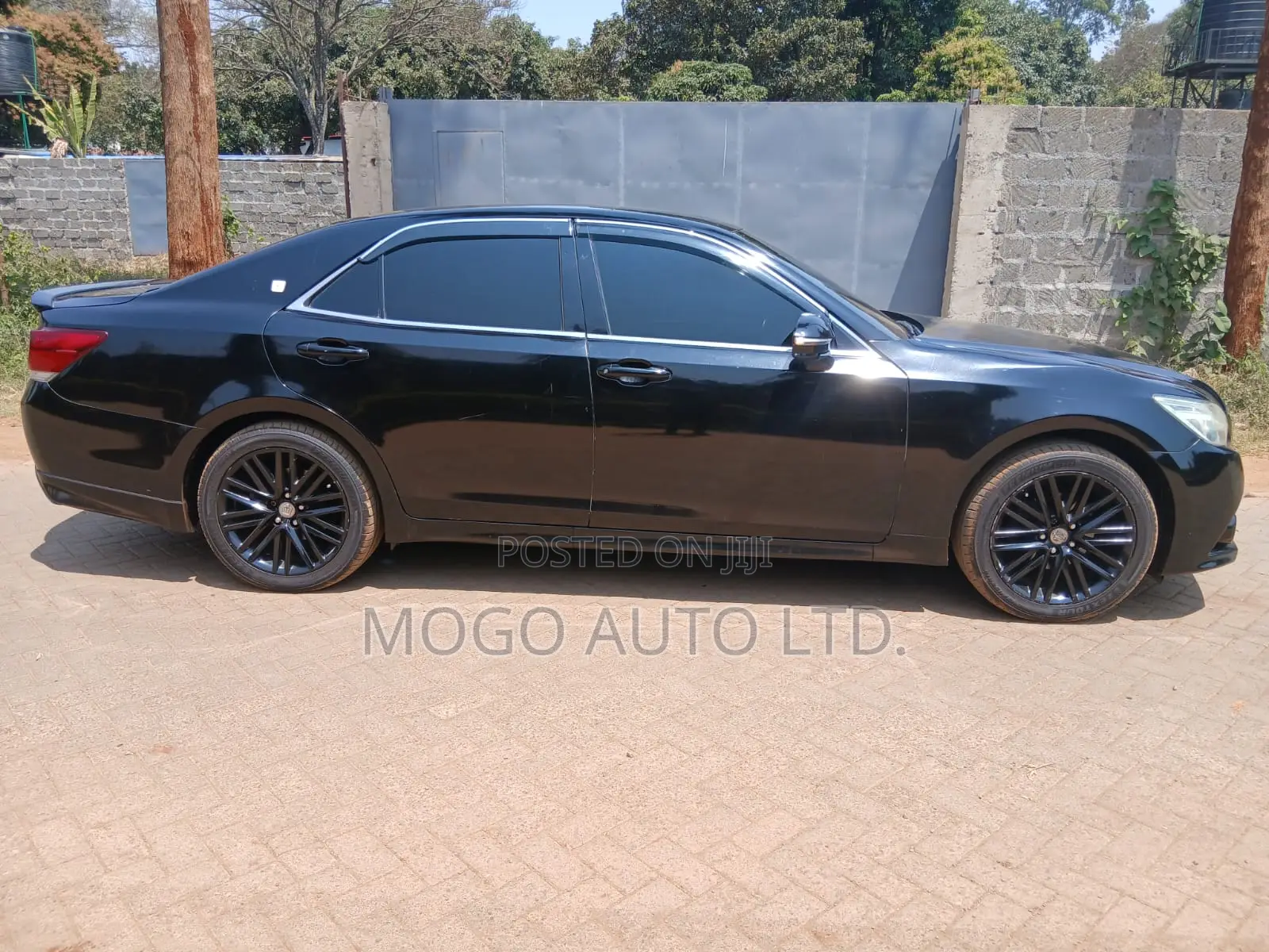 Toyota Crown 2014 Black