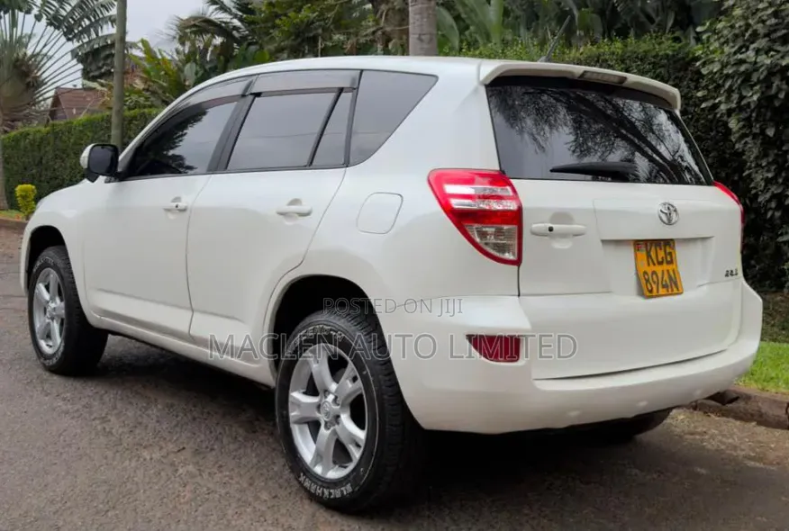 Toyota RAV4 2009 White