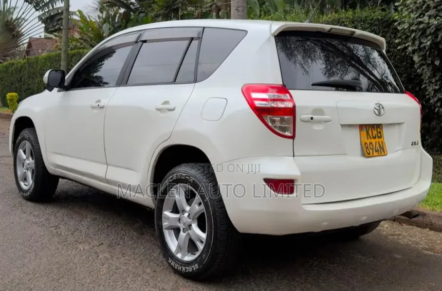 Toyota RAV4 2009 White