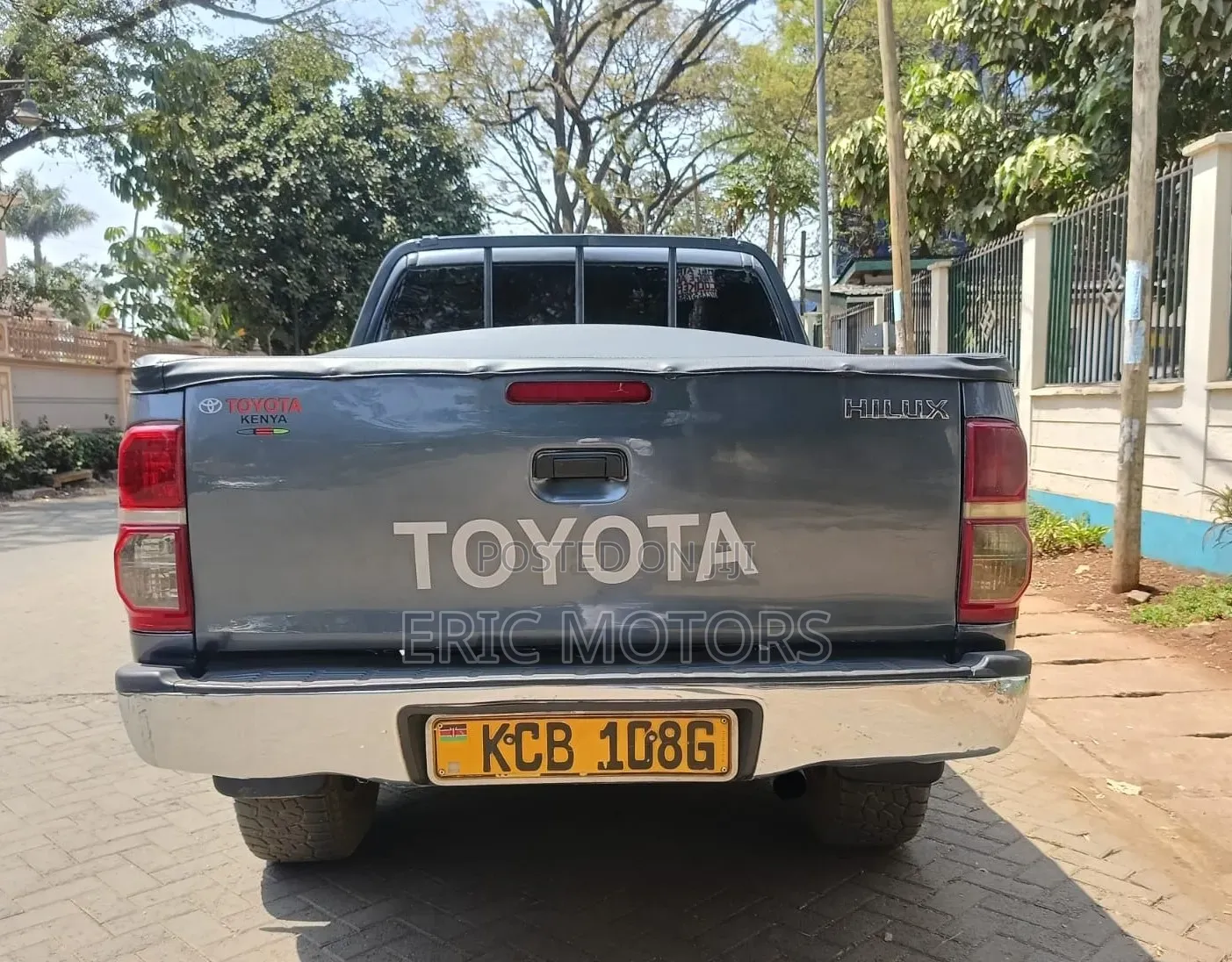 Toyota Hilux 2015 Gray