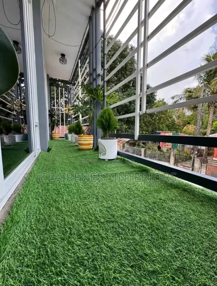 20mm Neat and Beautiful Balcony Artificial Green Grass Carpet
