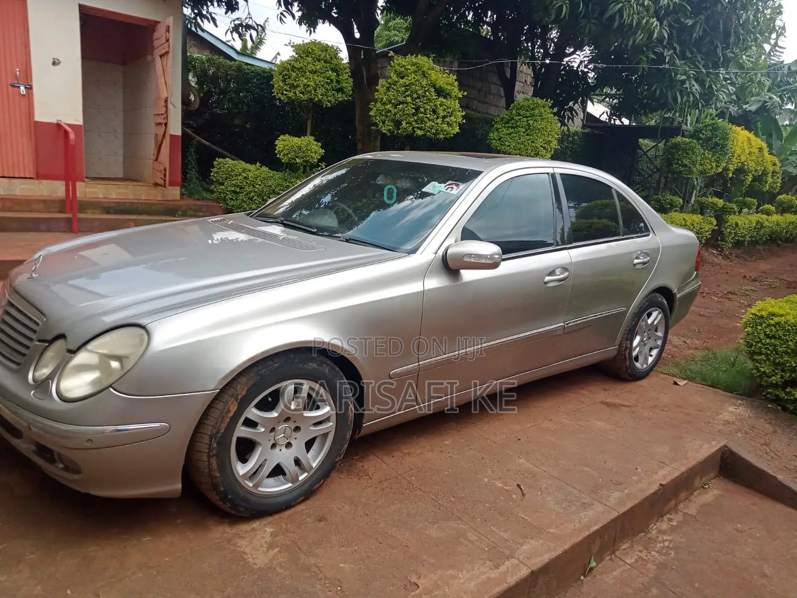 Mercedes-Benz E240 2004 Gold