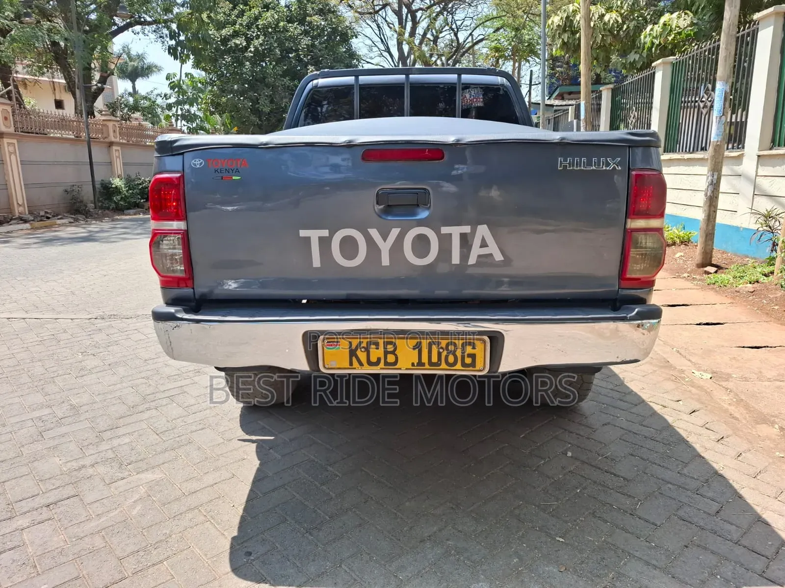 Toyota Hilux 2014 Gray