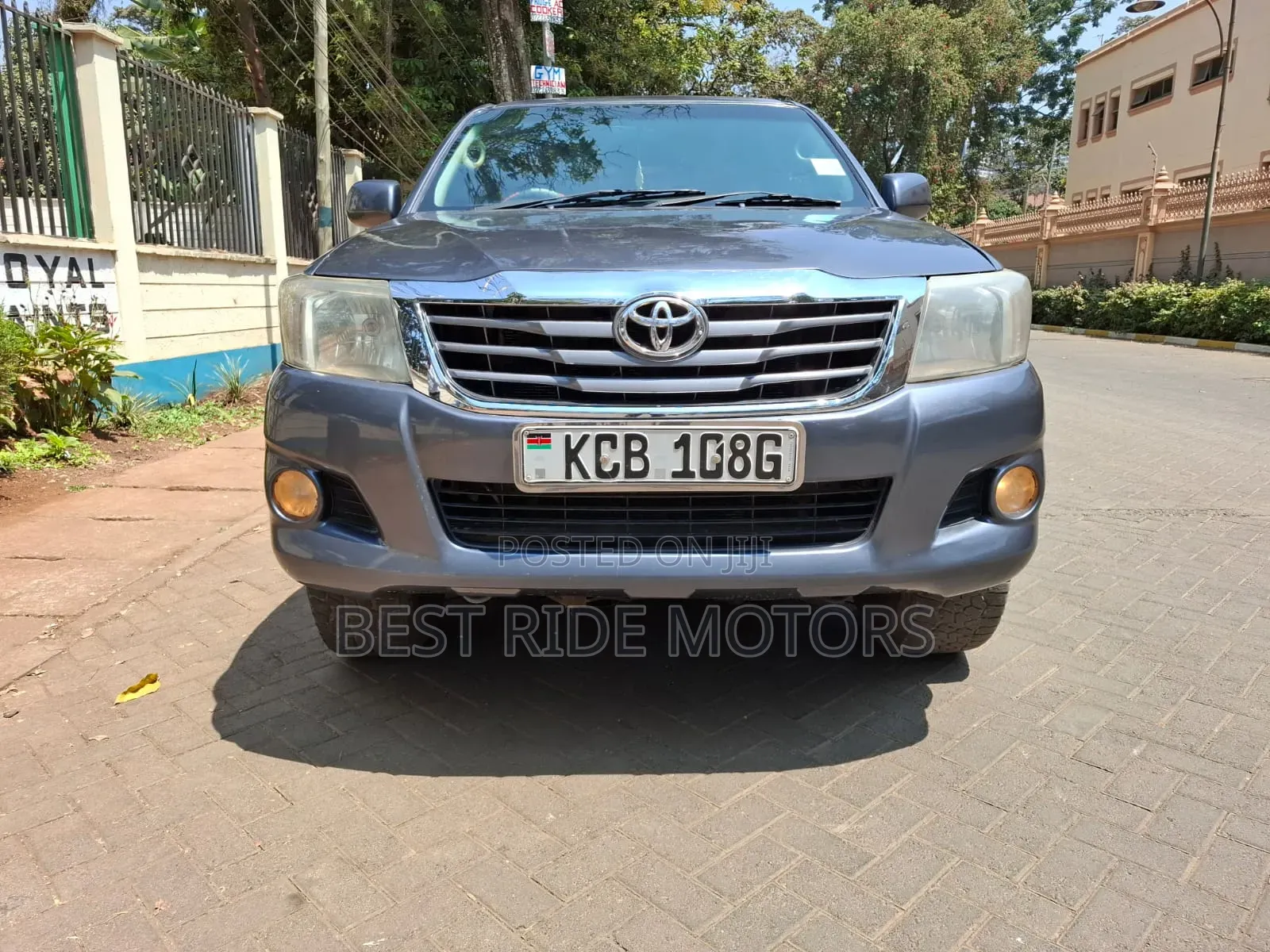 Toyota Hilux 2014 Gray
