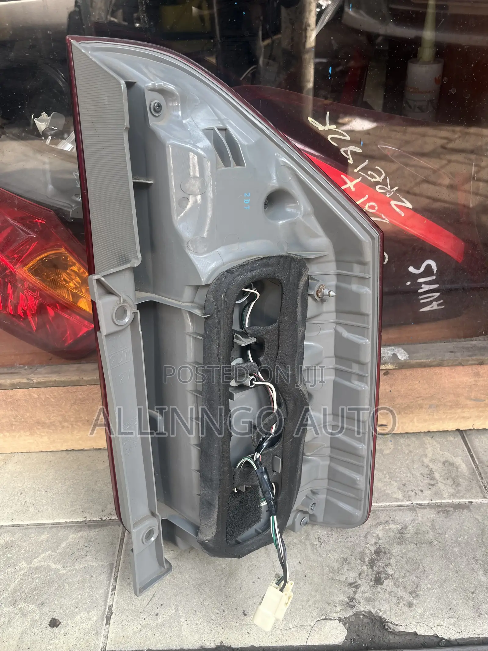 Toyota Noah 2012 Tailight