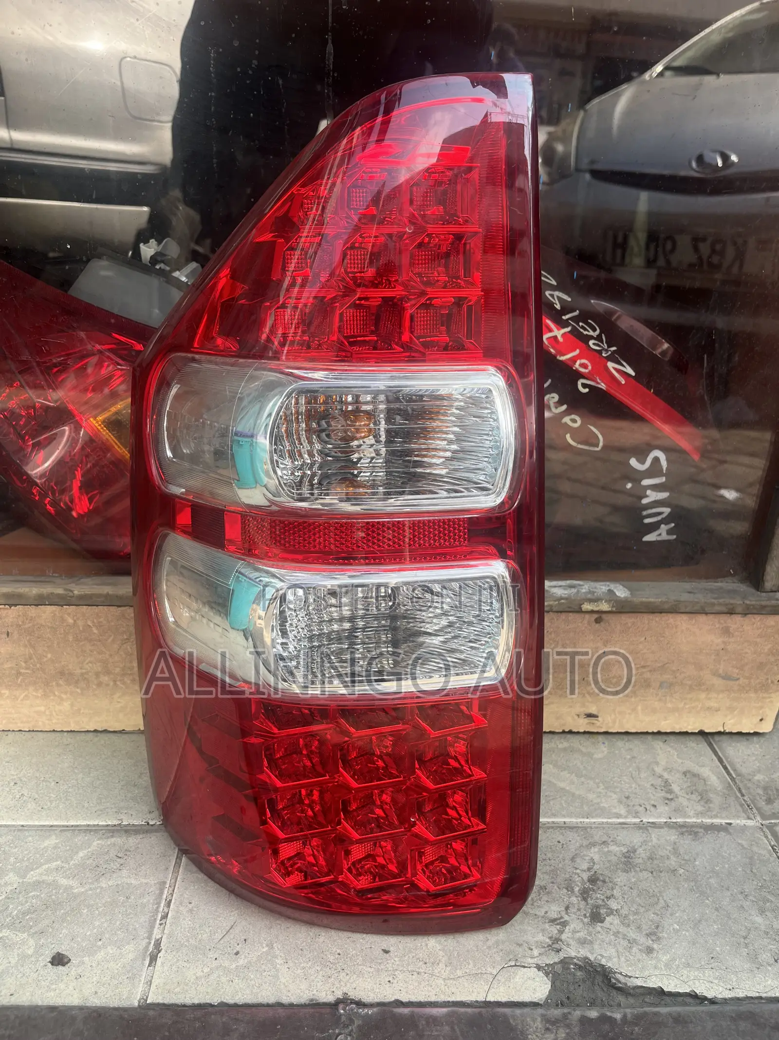 Toyota Noah 2012 Tailight