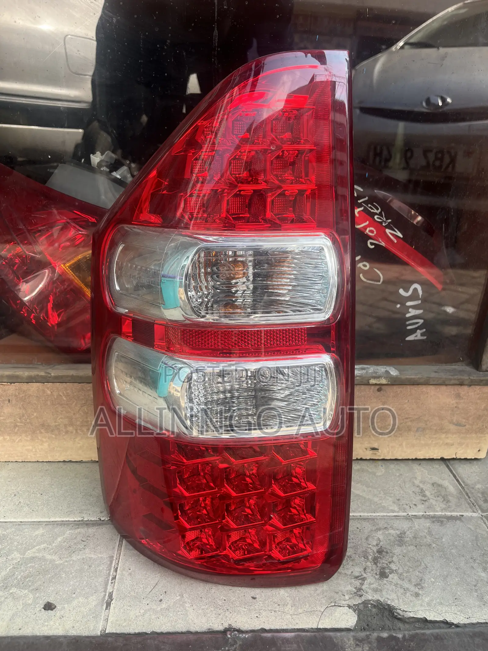 Toyota Noah 2012 Tailight