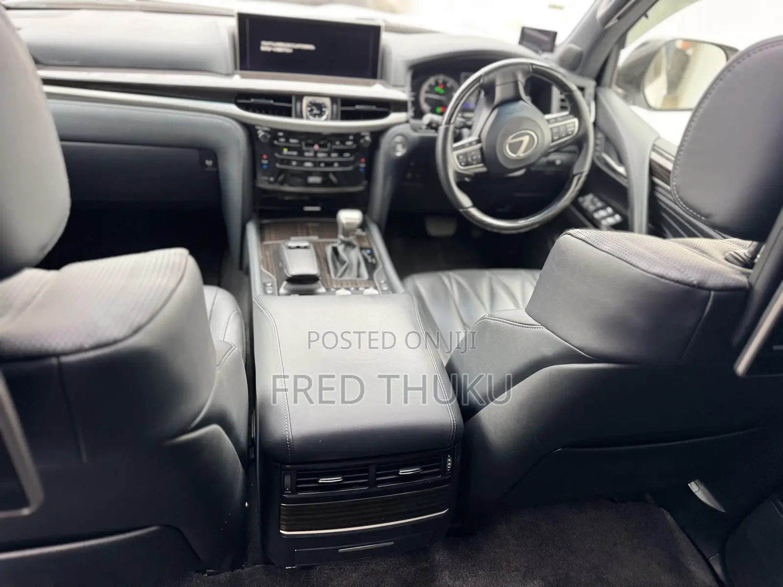 Lexus LX 570 AWD 2019 White