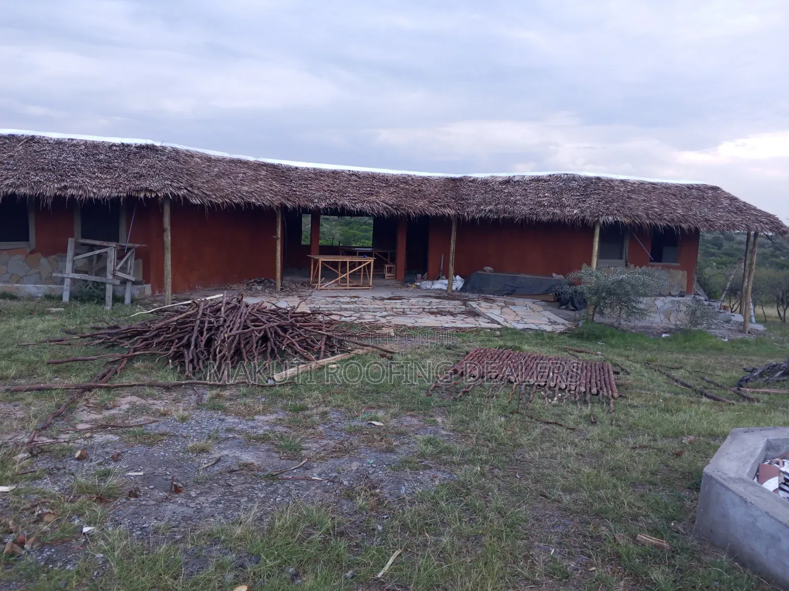 Makuti Roofing at Sekenan Mara