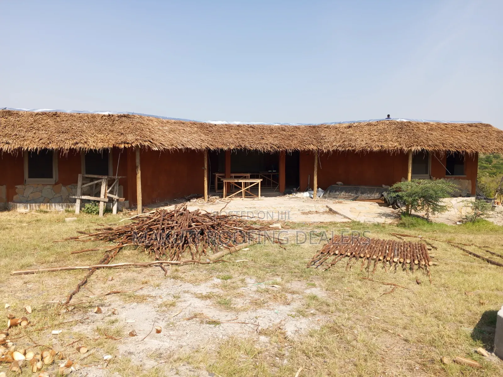Makuti Roofing at Sekenan Mara