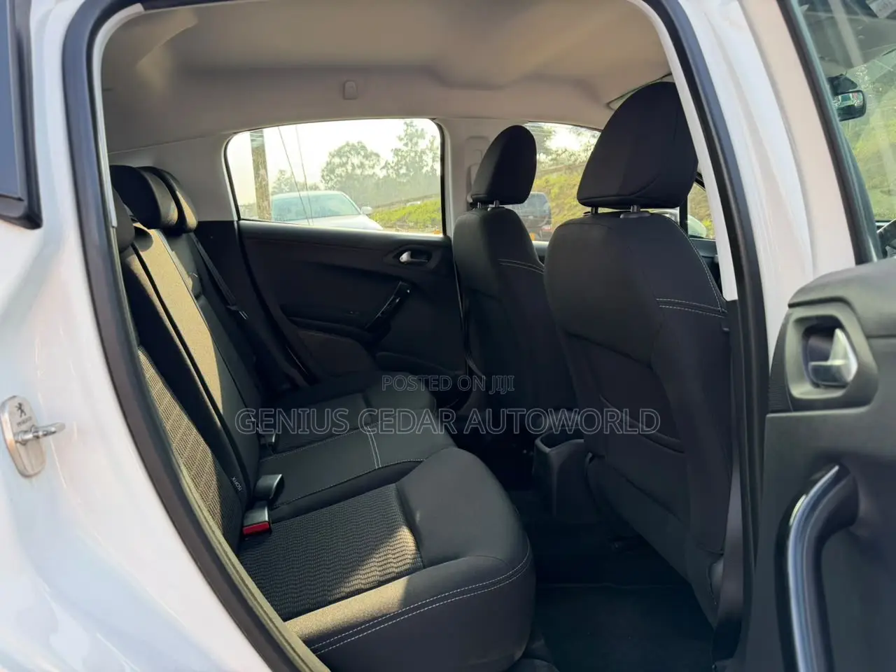 Peugeot 208 2018 White