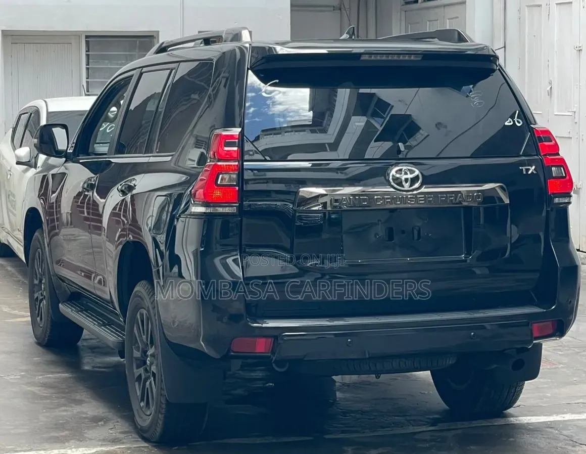 Toyota Land Cruiser Prado 2022 Black