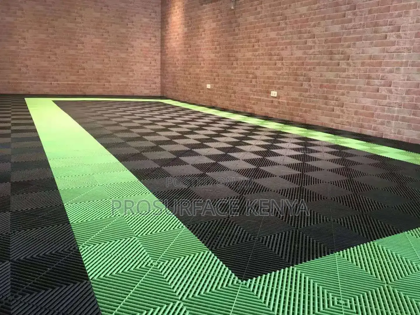 Best Garage Flooring Kenya – PVC Interlocking Tiles 40×40cm