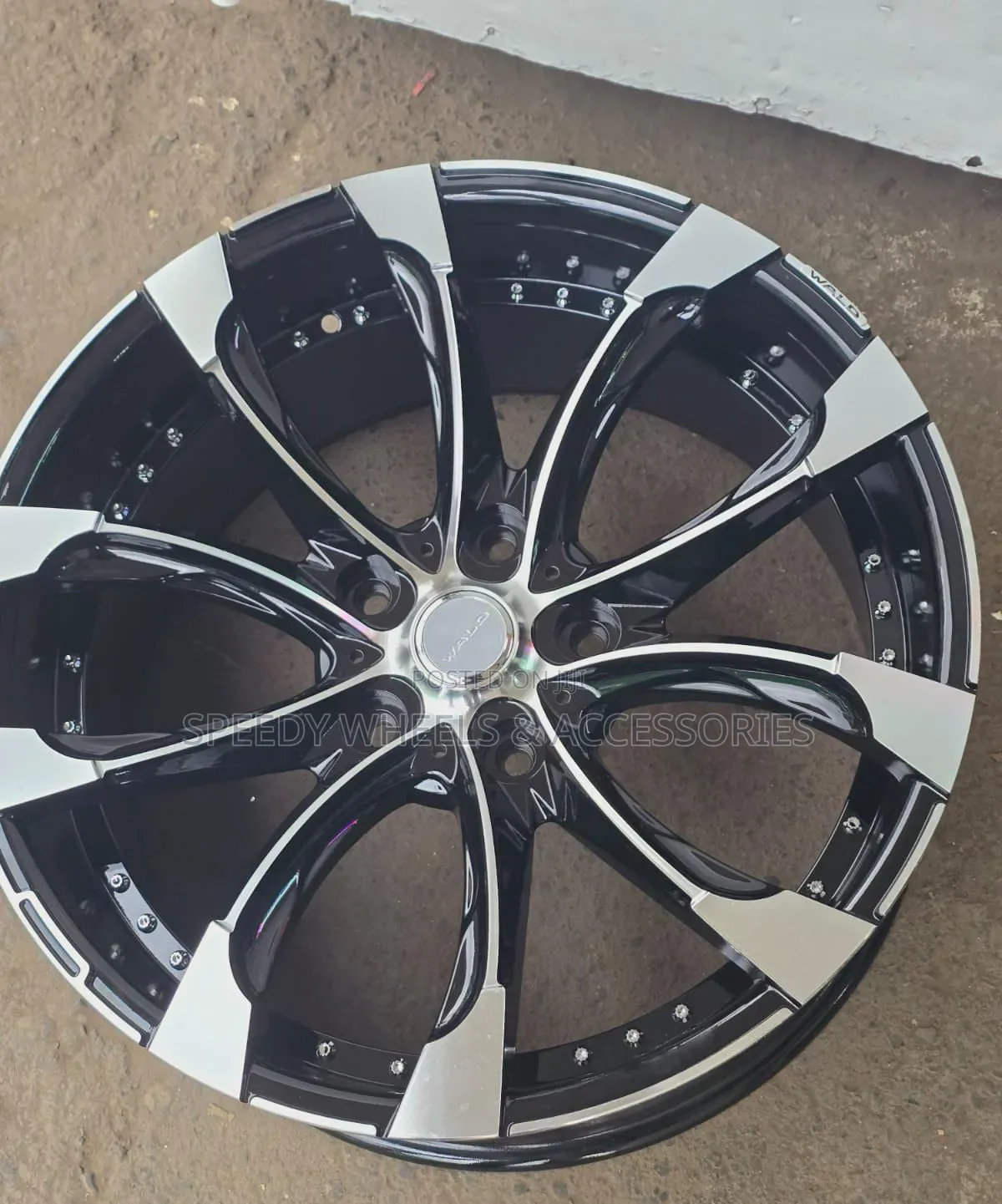 Size 22 Lexus 570 Genuine Rims / V8