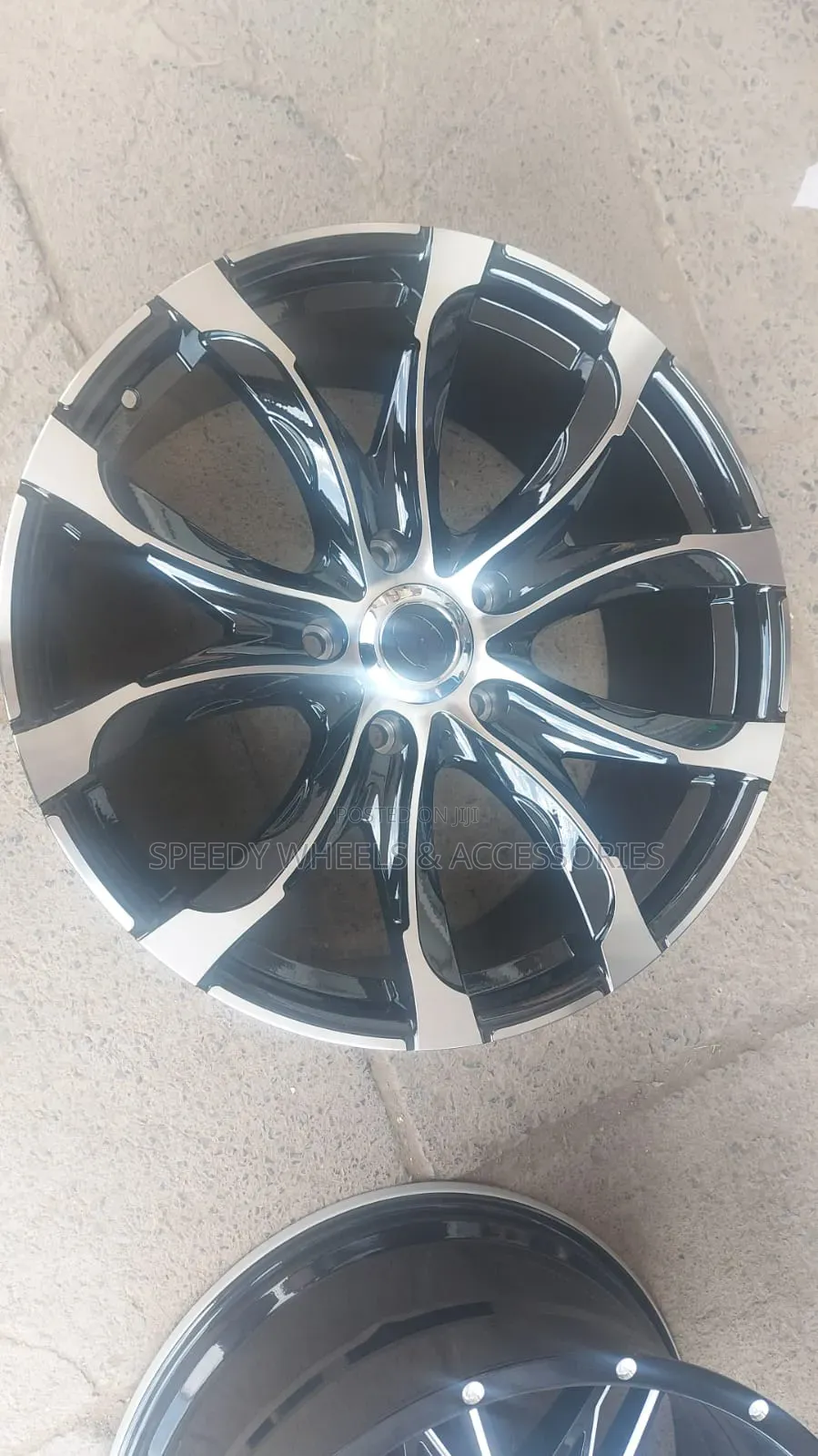 Size 22 Lexus 570 Genuine Rims / V8