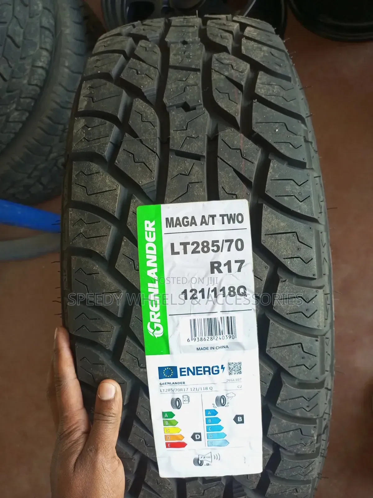 285/70r17 a/T Landcruiser