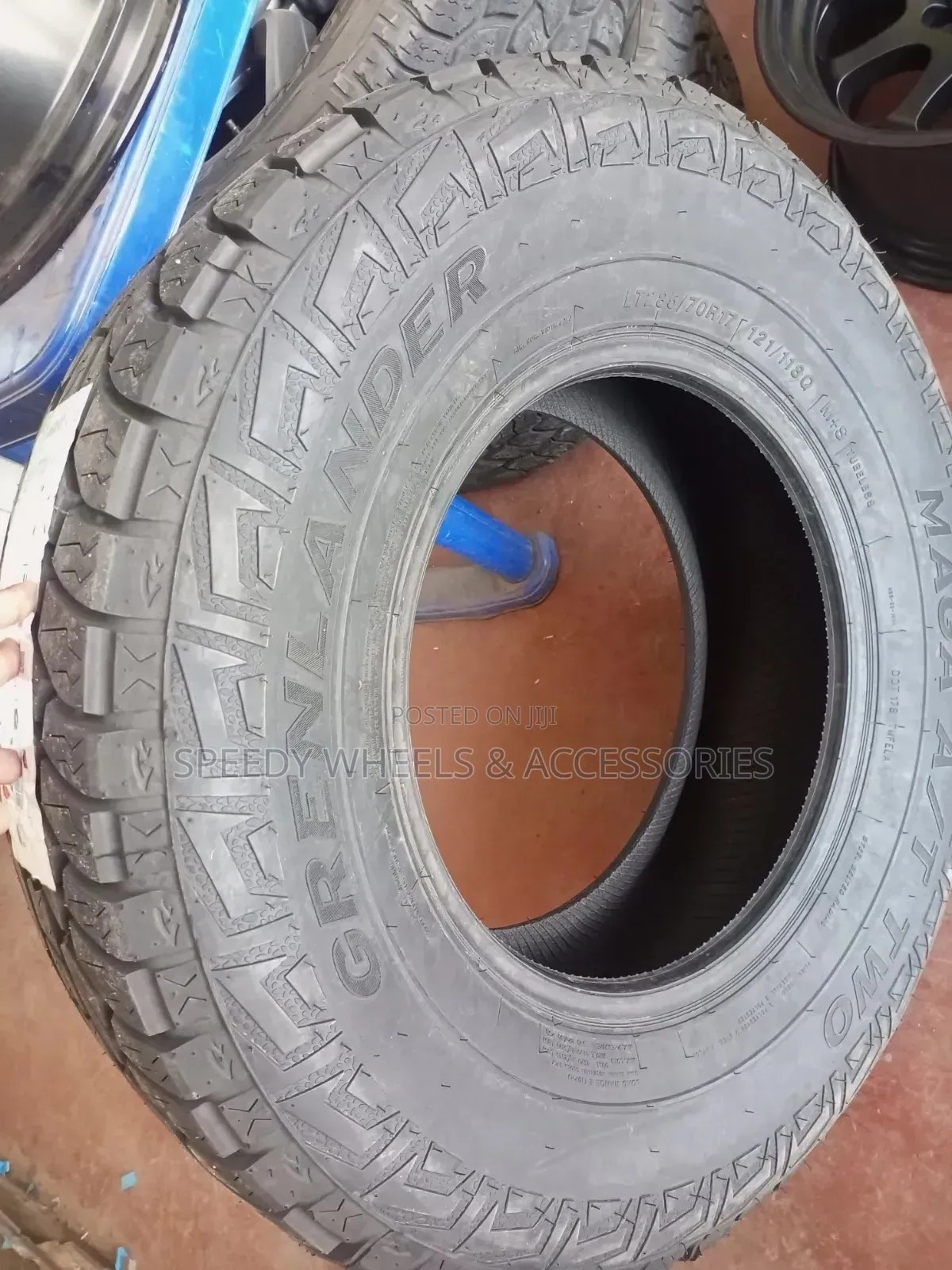 285/70r17 a/T Landcruiser
