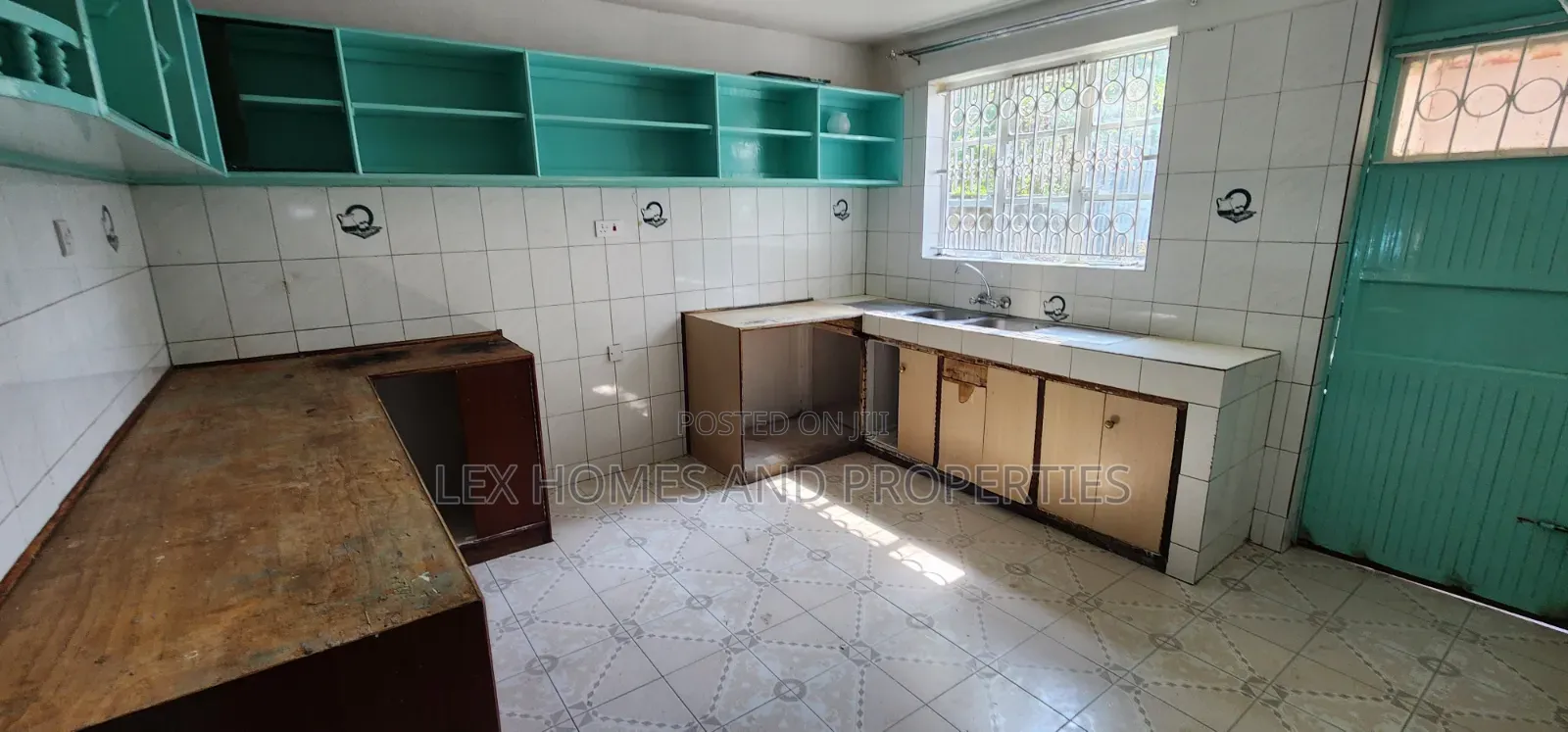 5bdrm Maisonette in NkaiMurunya for rent