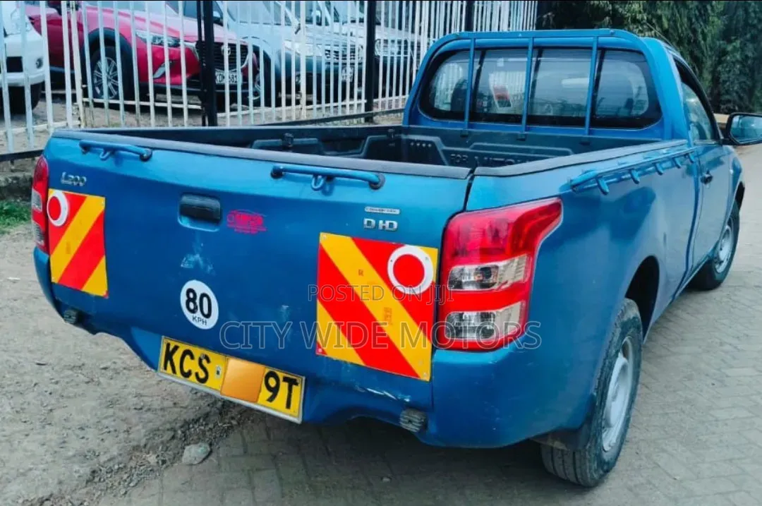 Mitsubishi L200 2015 Blue