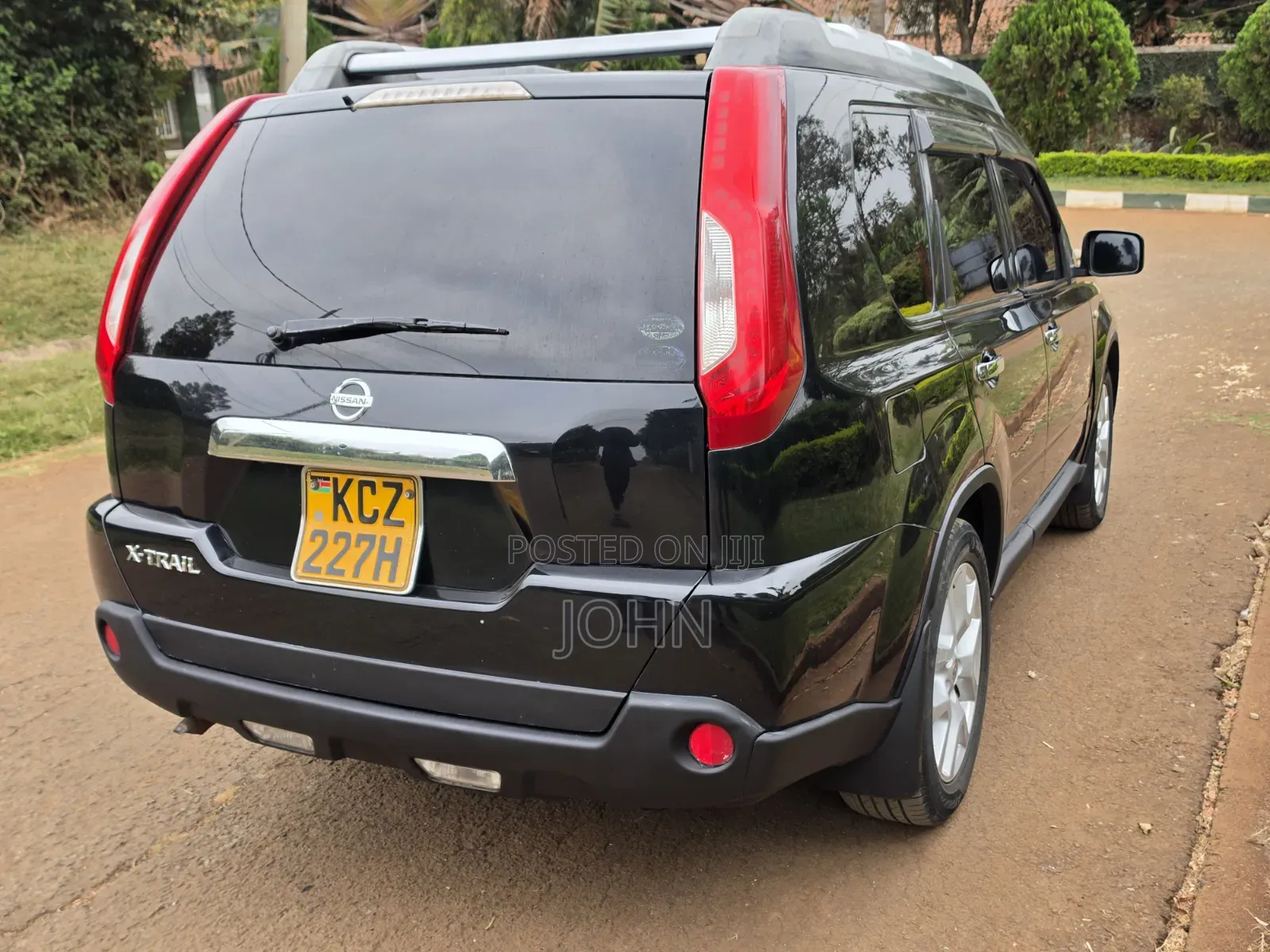 Nissan X-Trail 2.0 Petrol XE 2012 Black