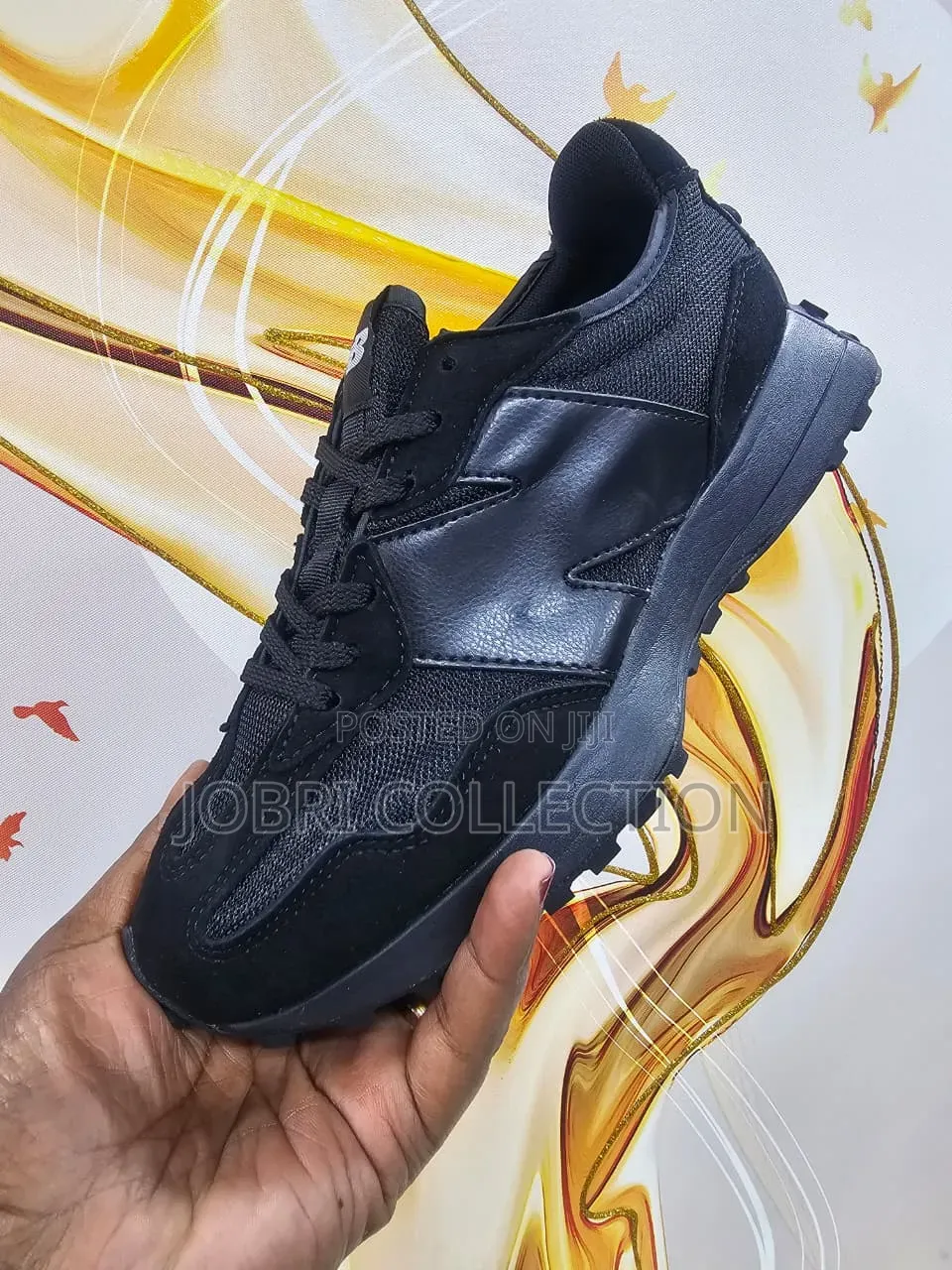 New Balance 327 'Black'
Sneakers
